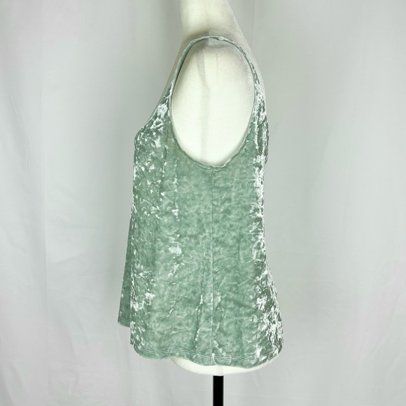 H&M green velvet camisole - Picture 3 of 6